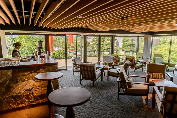 (Former) Wedding-Venue Rokusisui (旧六絲水), Kyoto Japan -- Copyright 2014 Jeffrey Friedl, https://regex.info/blog/ Beauty is Fleeting (Former) Wedding Venue Rokusisui (旧六絲水), Kyoto Japan -- Rokusisui (六絲水) -- Copyright 2014 Jeffrey Friedl, https://regex.info/blog/
