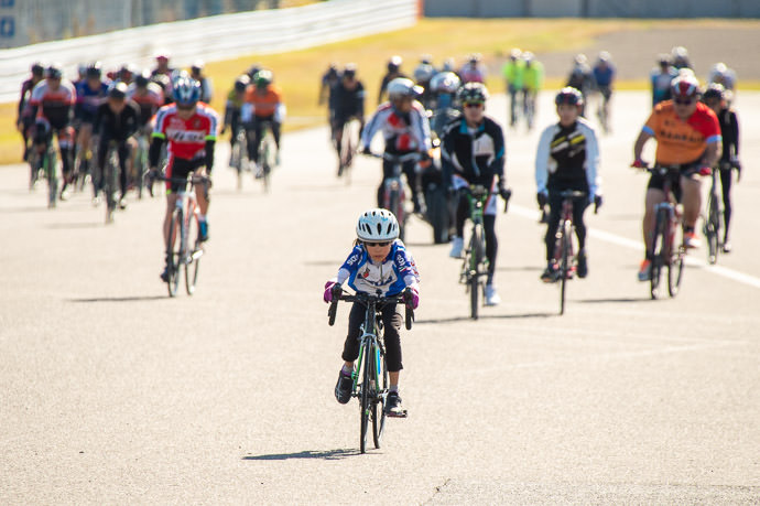 Kids Can Join -- Suzuka Raceway -- Suzuka, Mie, Japan -- Copyright 2021 Jeffrey Friedl, https://regex.info/blog/ Kids Can Join -- Suzuka Raceway -- Suzuka, Mie, Japan -- Copyright 2021 Jeffrey Friedl, https://regex.info/blog/