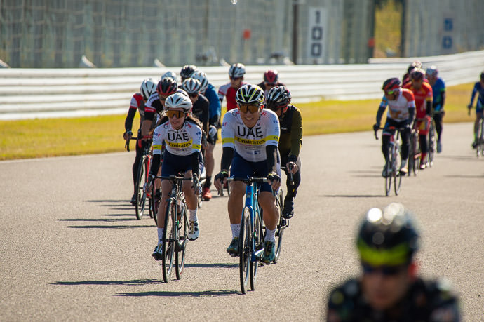 Couples Can Join -- Suzuka Raceway -- Suzuka, Mie, Japan -- Copyright 2021 Jeffrey Friedl, https://regex.info/blog/ Couples Can Join -- Suzuka Raceway -- Suzuka, Mie, Japan -- Copyright 2021 Jeffrey Friedl, https://regex.info/blog/