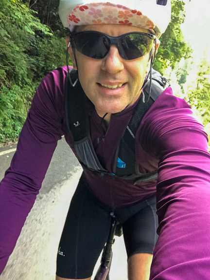 I'm Wearing a Backpack with a book and a hammock -- 京都府道61号京都京北線 -- Kyoto, Japan -- Copyright 2021 Jeffrey Friedl, https://regex.info/blog/ I'm Wearing a Backpack with a book and a hammock -- 京都府道61号京都京北線 -- Kyoto, Japan -- Copyright 2021 Jeffrey Friedl, https://regex.info/blog/
